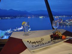 -Top Of Vancouver Revolving Restaurant