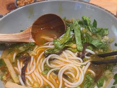 -百春原湖南牛肉粉(百联世纪店)