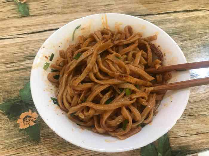 建奇旋面(六路分店)-"一年也就回来能吃一次踅面 香的我啊 下了.