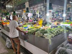 -三亚新鸿港水果一级批发市场