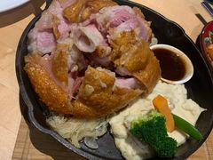 -LENBACH兰巴赫西餐啤酒坊(大连东港店)