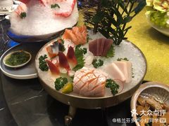 -半岛翡丽海鲜自助餐厅(观风亭店)