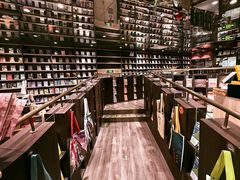 -钟书阁(群光广场店)