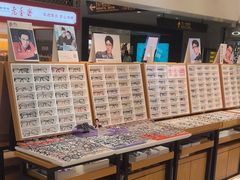 -美式眼镜·授权蔡司.依视路.尼康.豪雅.明月(人民广场店)