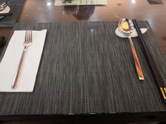 餐具摆设-大佛寺高级素食自助餐厅