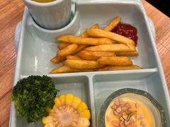 豪小牛儿童拼盘-豪客来牛排(重庆三峡广场步行街1704店)