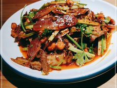 -半步颠小酒馆(繁花中心)