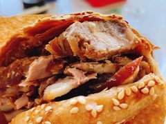 烧饼夹肉-洪峰浩老北京烧饼夹肉(角门路店)
