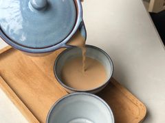 -彳亍咖啡·这里(水湾路店)