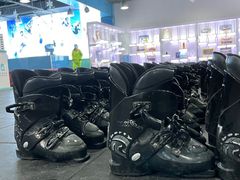 -乔波室内滑雪场