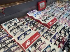 -宏宇眼镜蔡司依视路折扣店(兆佳眼镜城店)