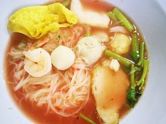 鱼丸粉-马里奥明星猪脚饭