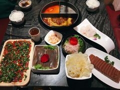 小嫩牛专利T型锅（一锅三吃）-热火朝天鲜切牛肉火锅(南强街巷店)