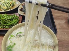 -亮亮面馆(经六路店)