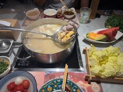 -尚尚仙·酸汤猪手·猪肚鸡火锅(华联万柳购物中心店)