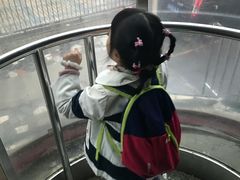-和平影视娱乐城
