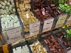 -VENCHI 闻绮(北京国贸商城店)