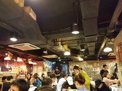 大堂-鲜入围煮花胶鸡海鲜火锅