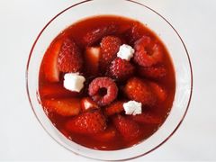 草莓汁浆果杯-AZUR聚(香格里拉饭店)