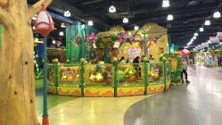 -维佳童话镇演出现场(徐东店)