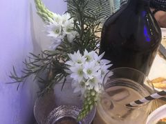 -FLOVIE FLORIST CAFE