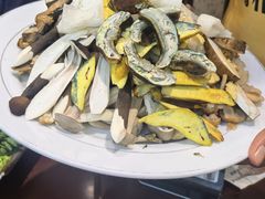 -菌之家·专业纯野生菌火锅·特色炒菌