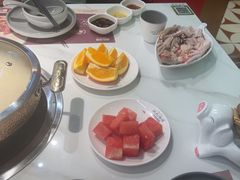 -洪氏嗨捞·广东猪肚鸡·椰子鸡火锅(西咸万象城店)