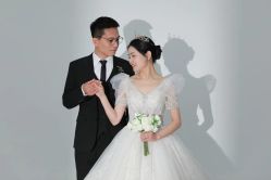 -雪中彩影婚纱摄影·微光艺术中心