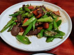 小炒黄牛肉-芦茨金富饭庄·25年老字号·专做稻草鸡