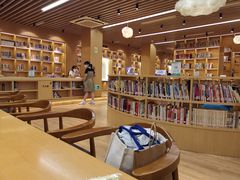 -漕河泾街道图书馆(漕河泾社区文化活动中心店)