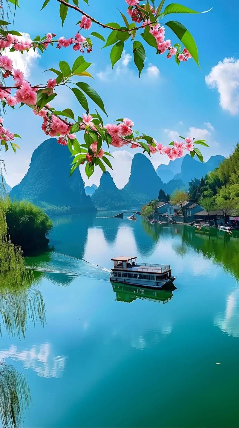 一叶扁舟,闲看山水美