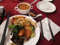 -黄浦江游览十六铺3号码头网红自助餐