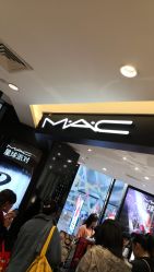 -M·A·C