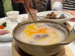滑蛋牛肉粥-白天鹅宾馆-宏图府餐厅