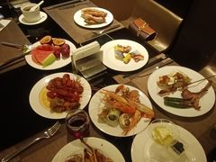 -大中华希尔顿酒店-念自助餐·嗨啤·小龙虾
