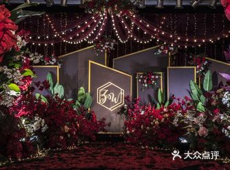 自己的婚礼就得与众不同
