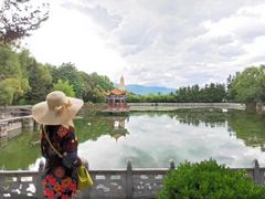 -三塔倒影公园