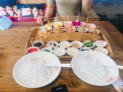 -双桥园·云南过桥米线(古城南门店)