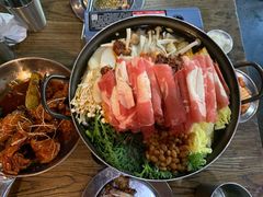 部队锅-MI WU FACTORY米屋美食工厂餐厅(绿地店)