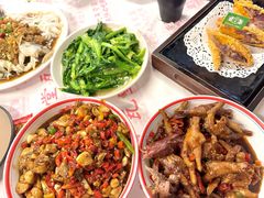 -堂瓦里·33年传统赣菜(第一街区店)