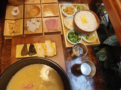 -银米·云南传统过桥米线(双廊黑金冠店)