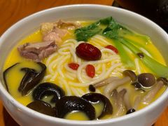 -云海肴·汽锅鸡·云南菜(天山百盛优客店)