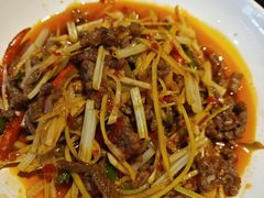 姜爆牛肉丝-卞氏菜根香 . 川菜(青羊万达店)