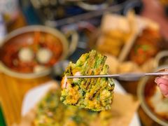 海鲜葱饼-富乐满韩国正宗炸鸡韩国料理(虹泉路店)