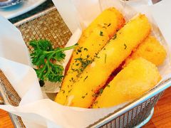 -Chom Cafe and Restaurant