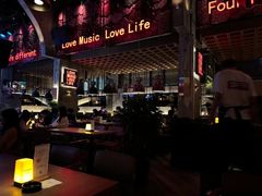 -FOUR PLAY BAR