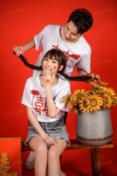 -现代经典婚纱摄影