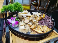 -一朵菌·野生菌探索家火锅(南亚店)