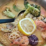 中午食堂一起来的朋友也说价格不贵，整整齐齐的食物