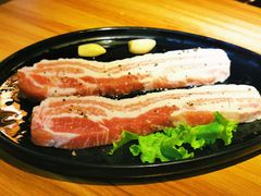 烤招牌厚切鲜猪五花-小米烤肉-泥炉炭烤(常营店)